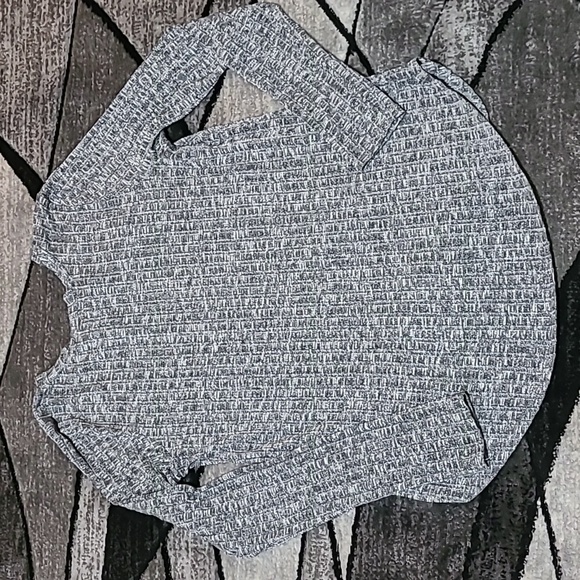 BUCKLE DAYTRIP CUT-OUT CRISS-CROSS LONG-SLEEVE SHIRT - Picture 11 of 14